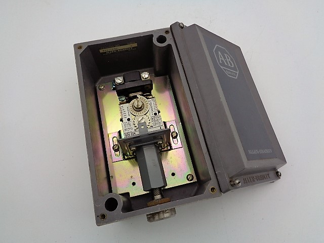 ALLEN BRADLEY 836-C64S