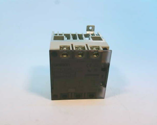 OMRON G3PB-215B-2-VD DC12-24