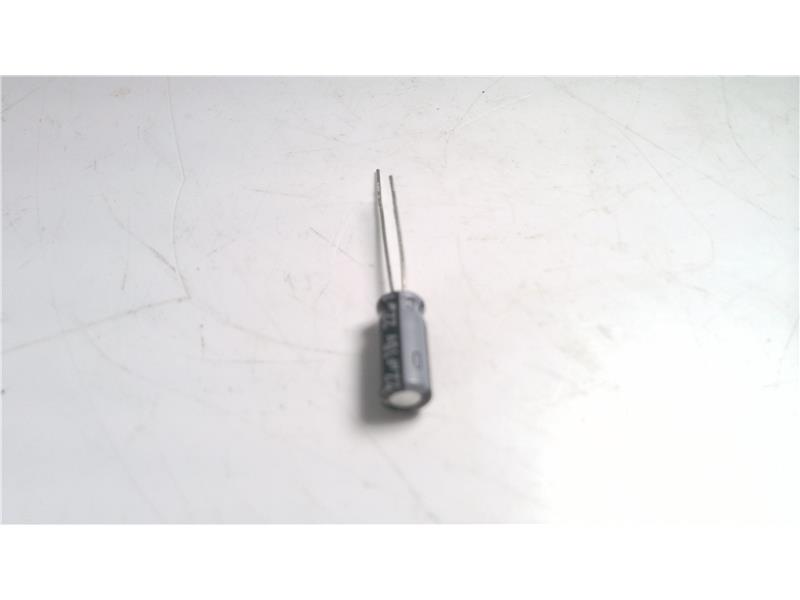 NICHICON UVR1C220MDD