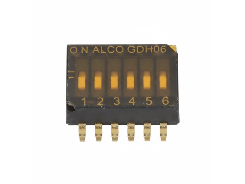 TE CONNECTIVITY 1571983-8