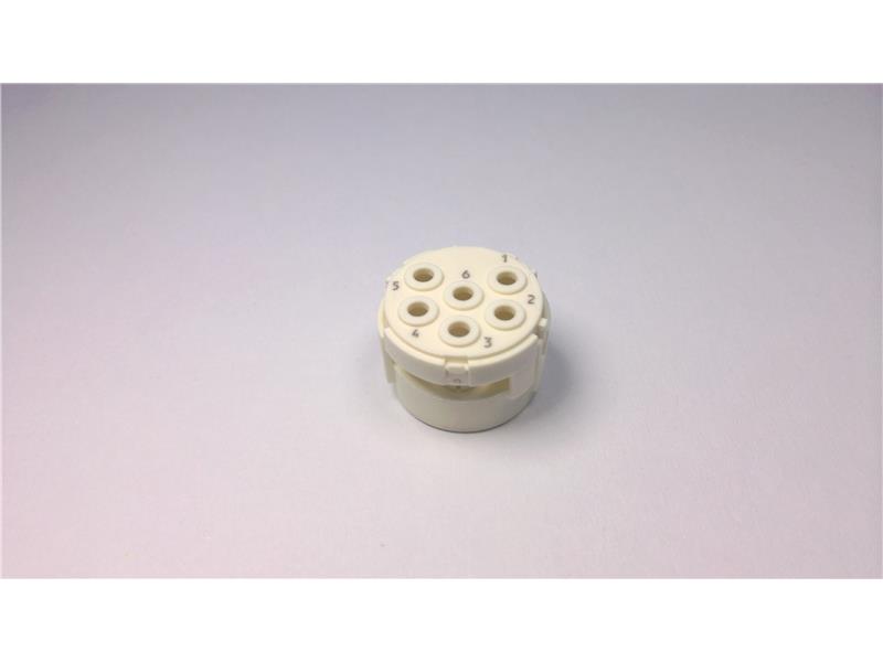 7.003.906.101 por HUMMEL