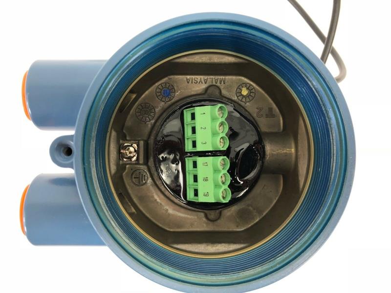 8711TSA020R1N0 par EMERSON