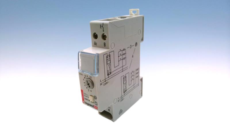 LEGRAND 047-02