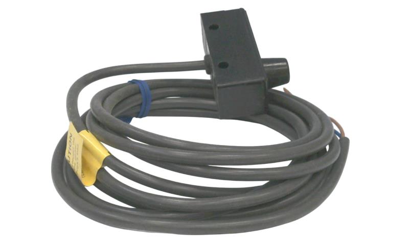 OMRON TL-M5MY1