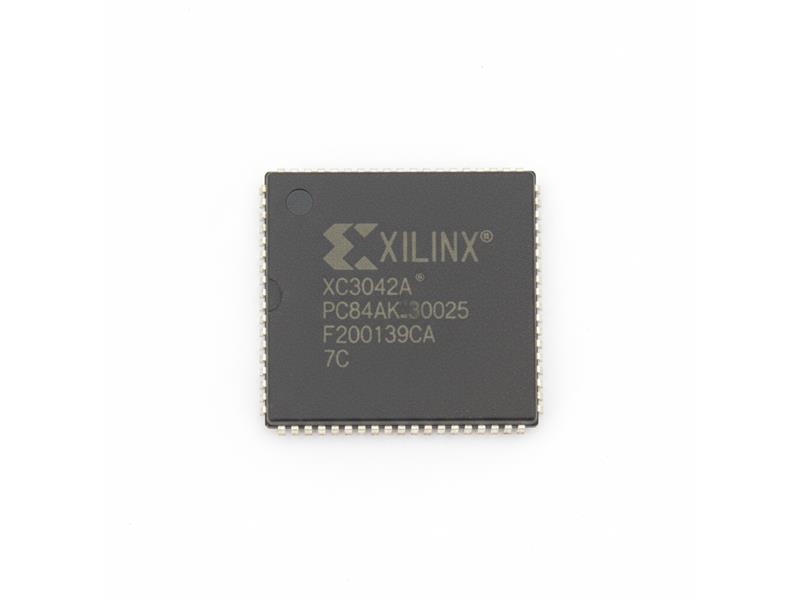 XC3042A-7PC84C par XILINX