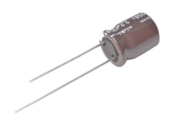 UPM2E2R2MPD1TD par NICHICON