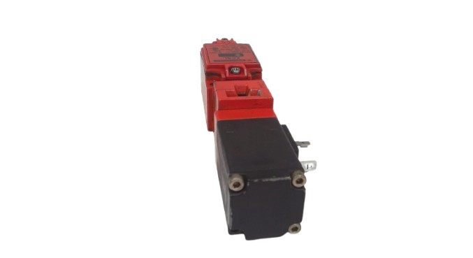 SCHNEIDER ELECTRIC XCS-L588B3