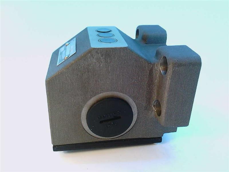 BALLUFF BES-516-B03-EJ-12-605-11