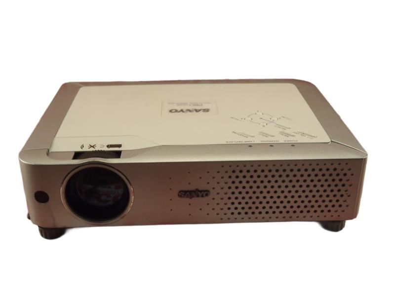 PLC-XU74 par SANYO