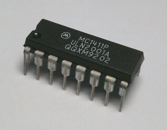 ULN2001AN par ST MICRO