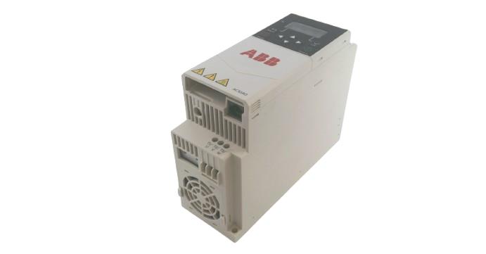 ASEA BROWN BOVERI ACS180-04S-04A0-4