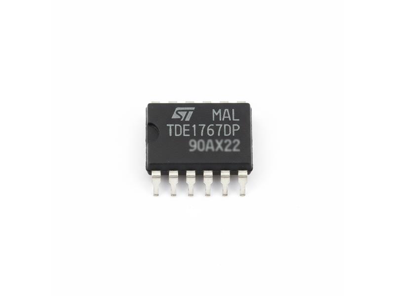 ST MICRO IC1767DP