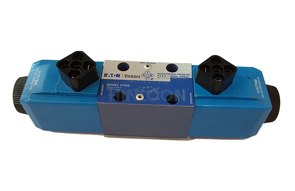 DG4V-3-2N-M-U-H7-30 par EATON CORPORATION