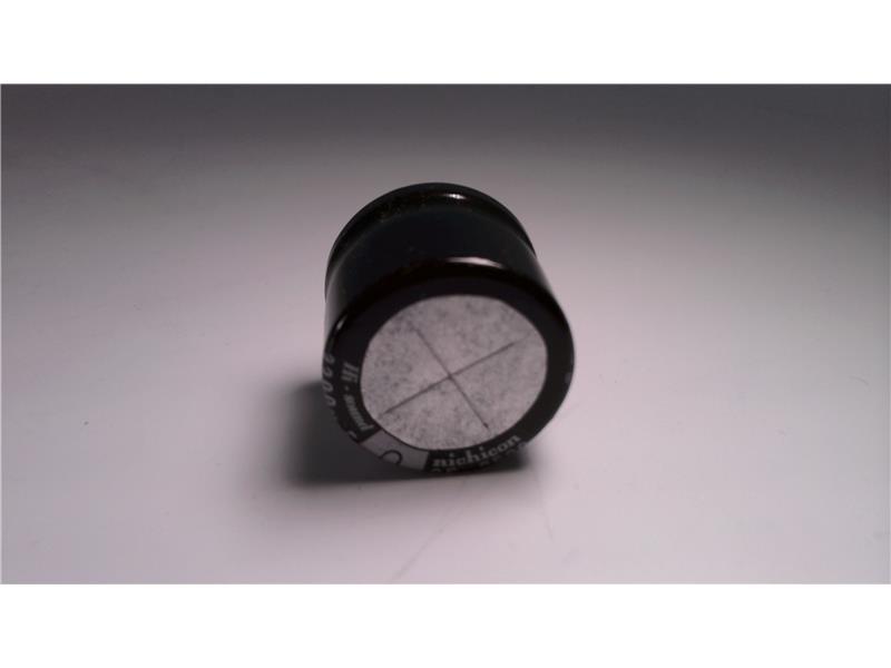 LKS1V332MESA por NICHICON