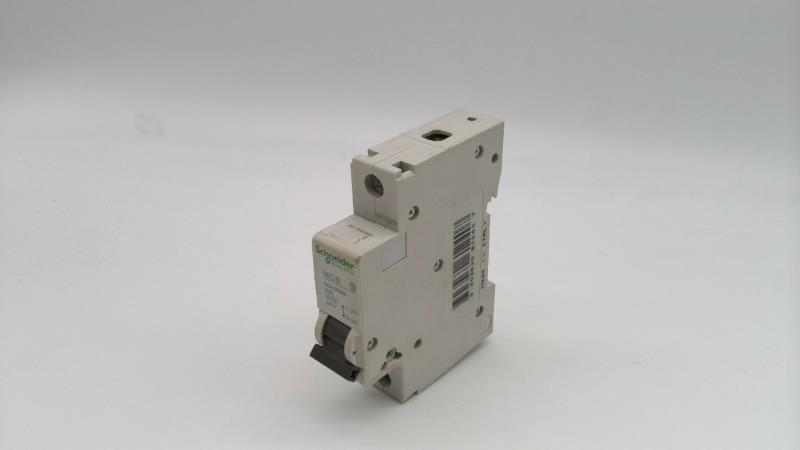 SCHNEIDER ELECTRIC DOM20B6