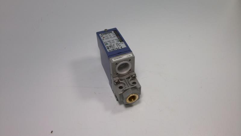 TELEMECANIQUE SENSORS XMLB035B2S11