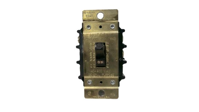 HUBBELL HBL7843