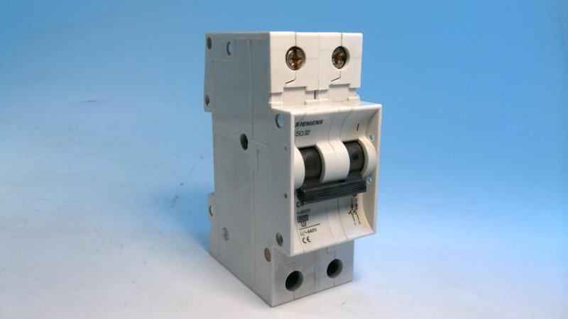 5SQ3270-1BA06 por SIEMENS