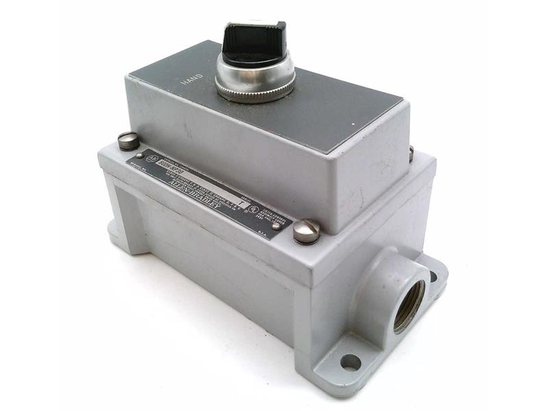 ALLEN BRADLEY 800H-R2HC7