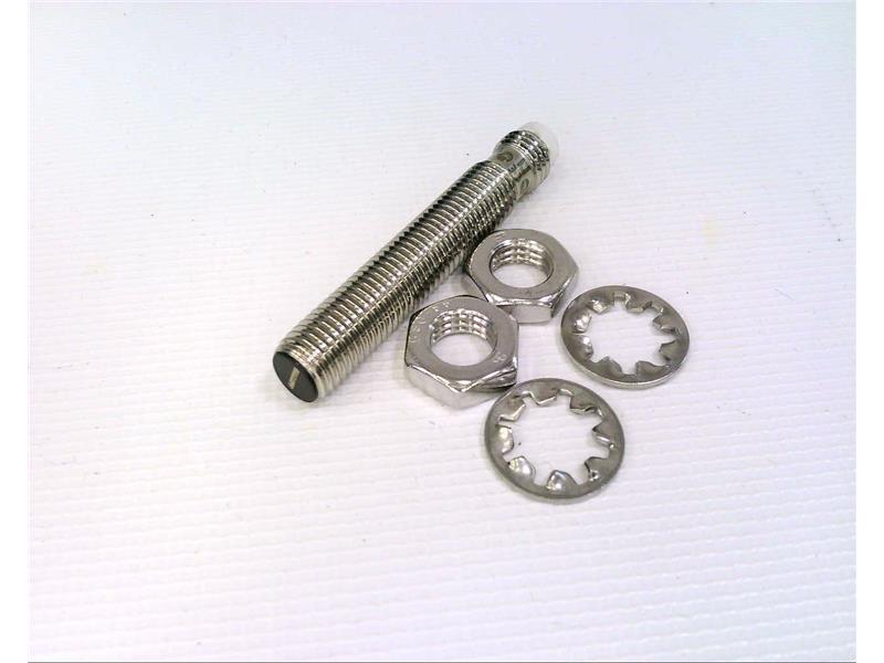 BALLUFF BES M08EG-PSC15B-S49G