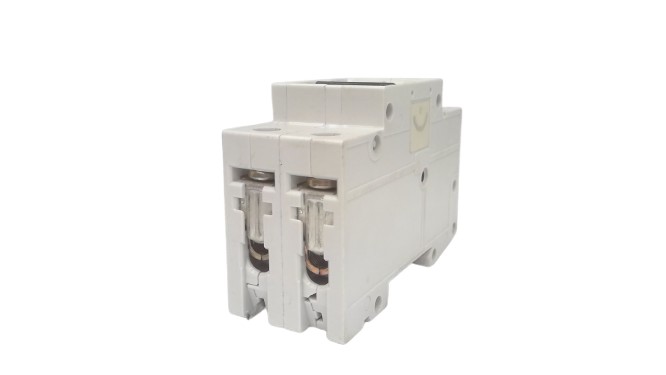 SIEMENS 5SX2203-8