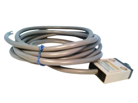 OMRON D4C-1402