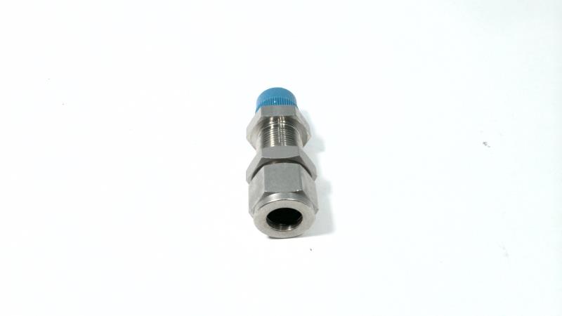 SWAGELOK SS-810-1-16ST