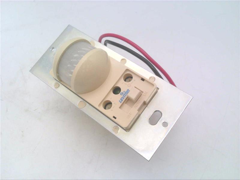 LEVITON 6775-W