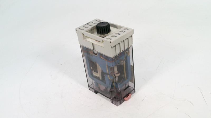 DOLD AA7616.24/100 50/60HZ 115V0,15S-30H
