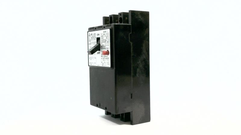 NV30-CA-3P20A par MITSUBISHI