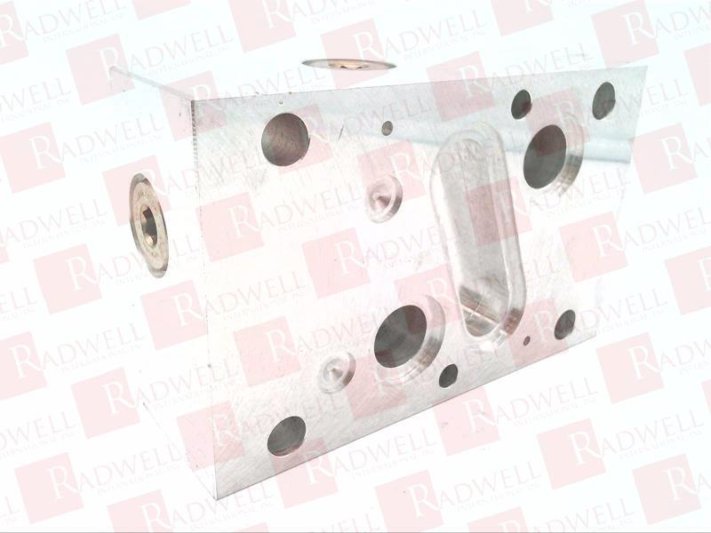 ALUMINUM CROSSOVER COVER PLATE, MAX PRESSURE = 3000 PSI (20.7 MPA), D07 VALVE PATTERN, CROSSOVER CIRCUIT, UNC BOLT THREADS