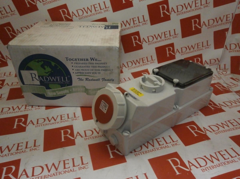 OUTLET W/ENCLOSURE 32AMP 3P+N+E 200-415VAC 50/60HZ